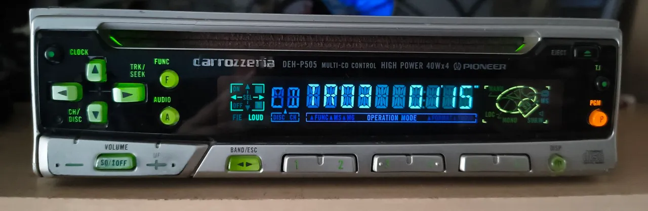 Pioneer Carrozzeria DEH-P717 (LEIA A DESCRIÇÃO DO ANÚNCIO