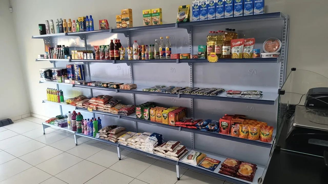 04 gôndolas com 05 bandejas