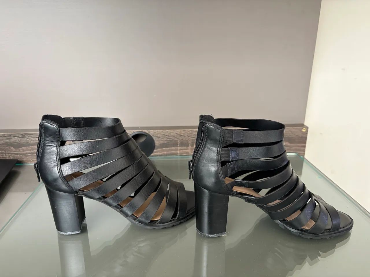 Sandália couro preta Arezzo  - Foto 3