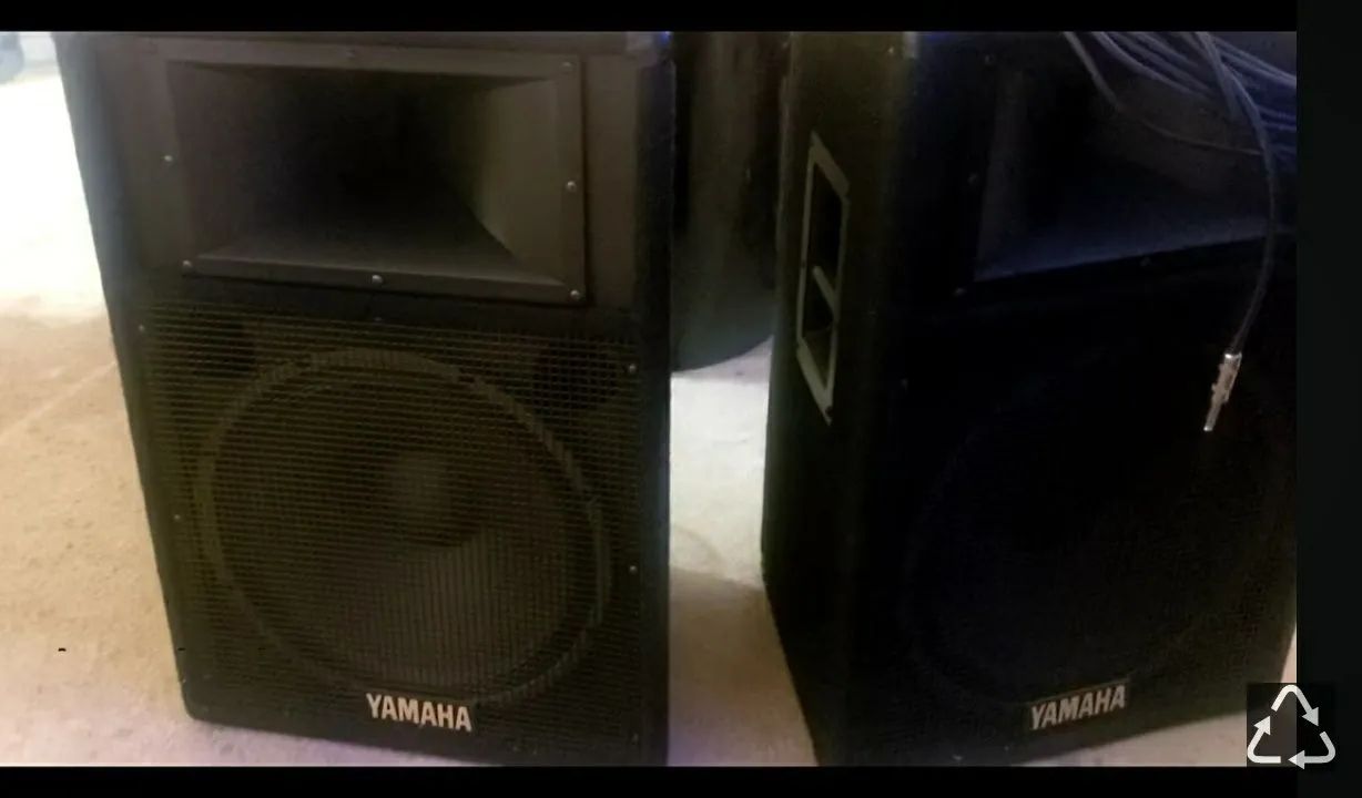 Par de caixas Yamaha passivas 15 polegadas Made in USA  - Foto 3