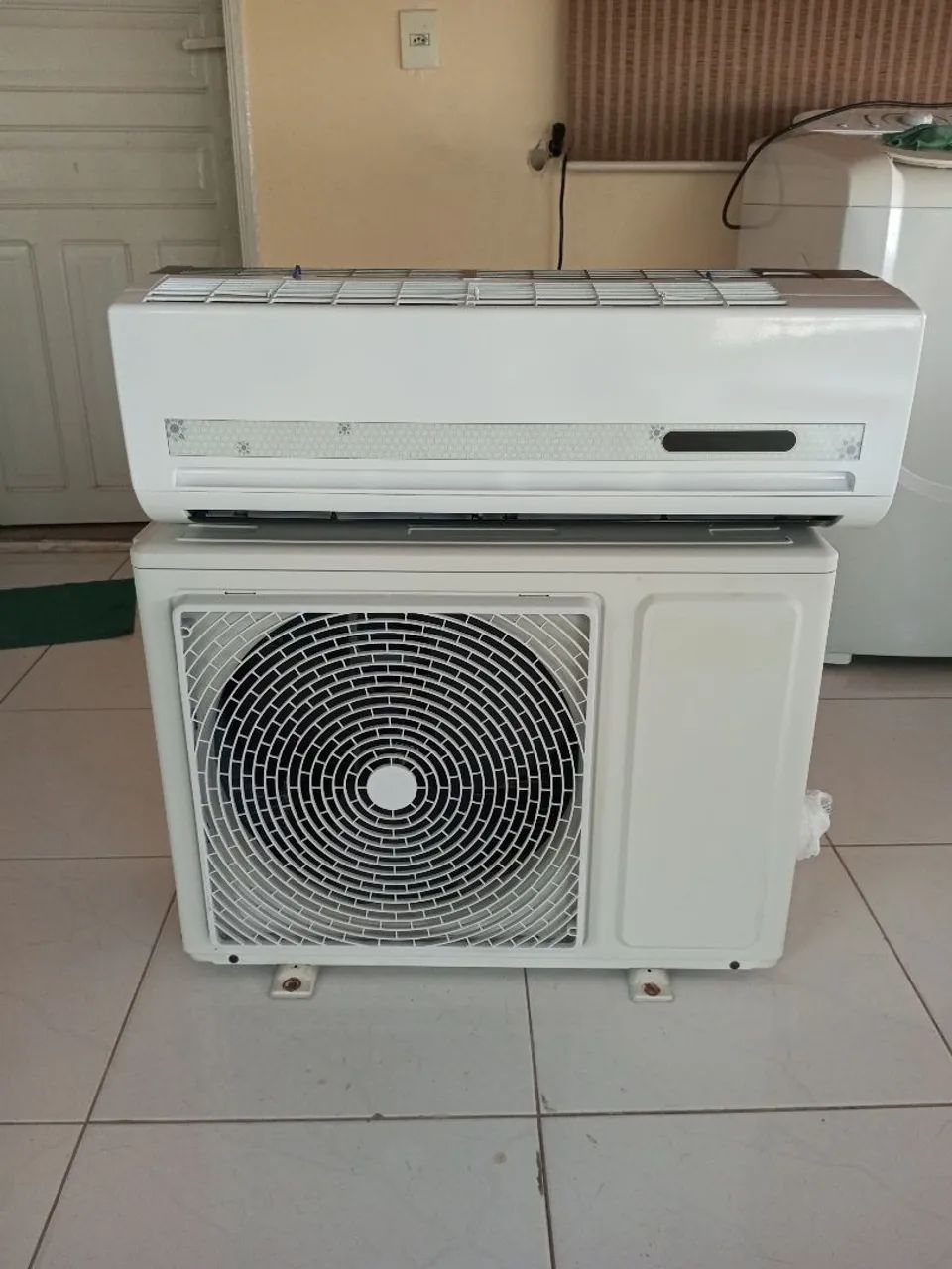  Ar-Condicionado Split Techfrio 12.000 BTUs 220V - Funcionando Perfeitamente