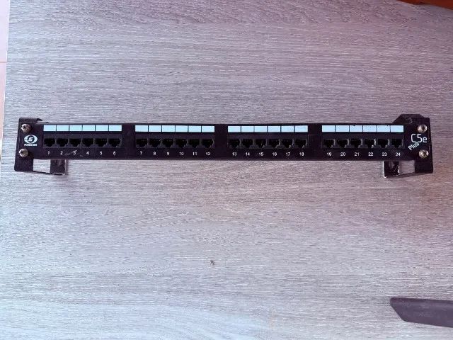 VENDO PATCH PANEL FURUKAWA CAT 5 24 PORTAS 