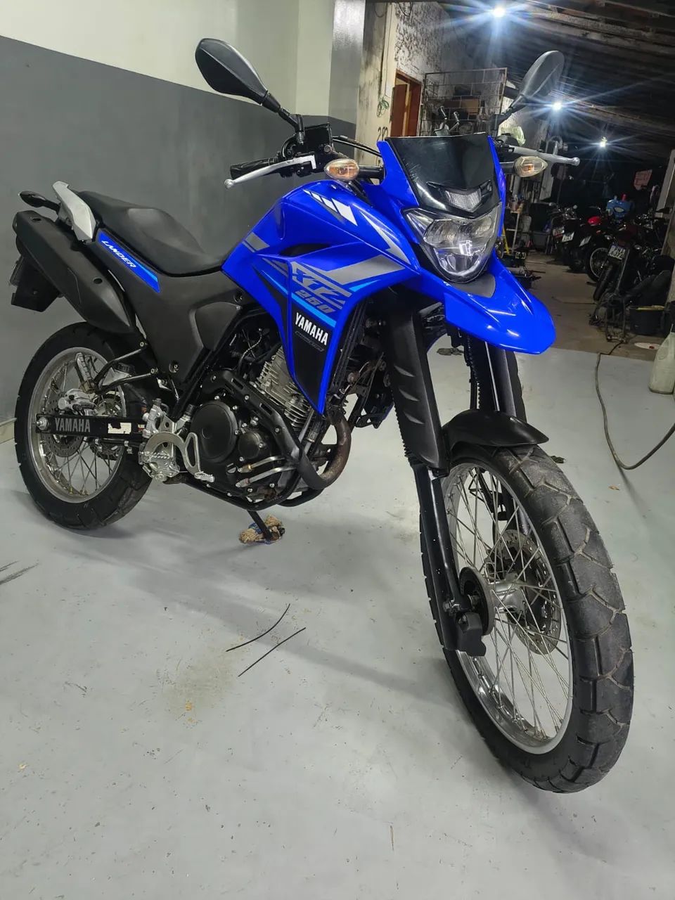Lander 250 azul 