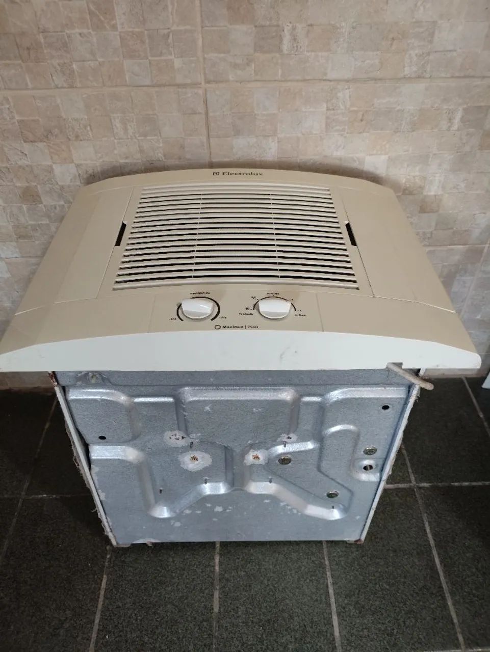 Ar-condicionado janela Eletrolux 7500 btus - Foto 3