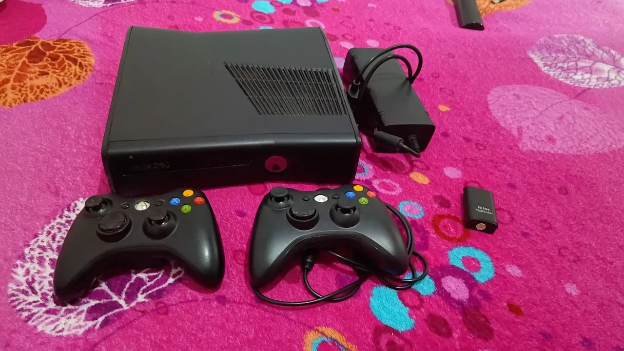 Xbox 360, 2 controles  - Foto 2