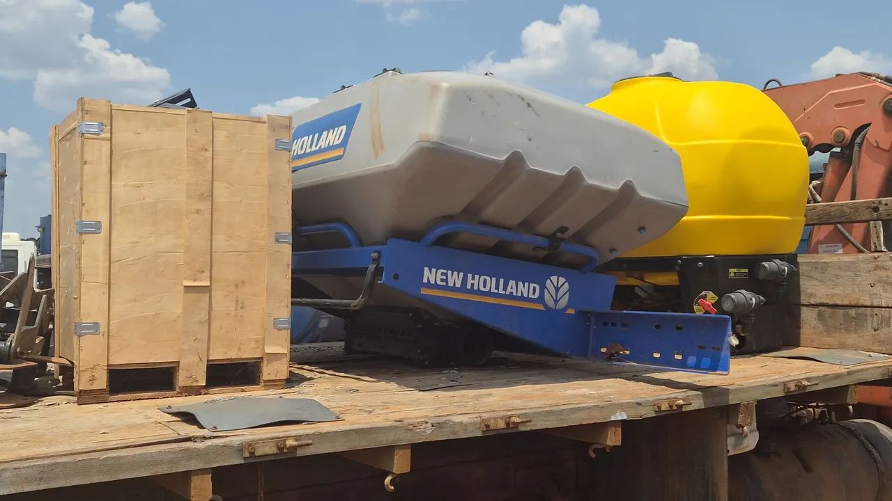 Plantadeira New Holland PL 6013 - Caminhões - Graciosa - Orla 14