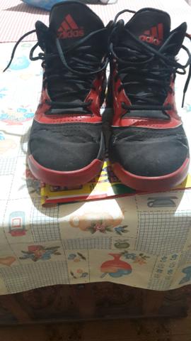 Vendo Tênis Adidas pra Basquetebol - Foto 2