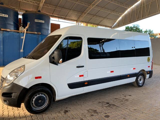 Oportunidade! Particular vende Master 2.3 Executiva 16 lugares 2015 com apenas 55 mil km