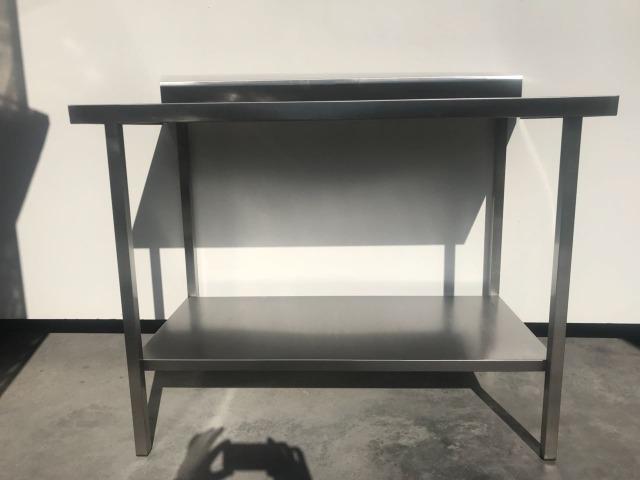 Mesa Inox AISI 430 com prateleira lisa - Preço Barbada condição diferenciada - Foto 2
