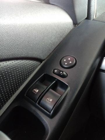 Fiat idea essence dualogic 1.6 completo, excelente estado. Troco por carro com menor valor - Foto 4