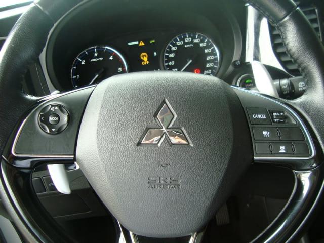 MITSUBISHI OUTLANDER HPE-S 2.2 Diesel 4x4 Aut. - Foto 9