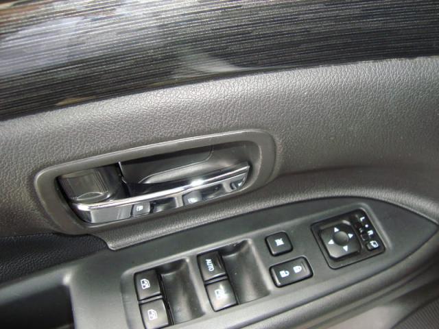 MITSUBISHI OUTLANDER HPE-S 2.2 Diesel 4x4 Aut. - Foto 8