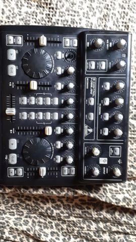 Controladora de dj (behringer bcd 3000)