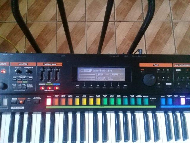 Teclado roland júpiter 50