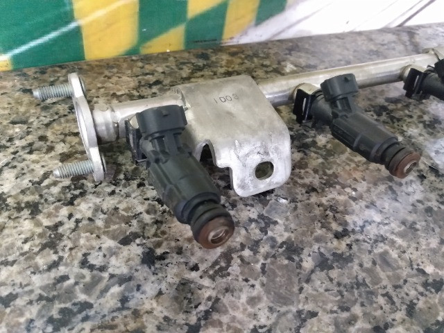 Flauta com bico injetor Kia carens - Foto 4