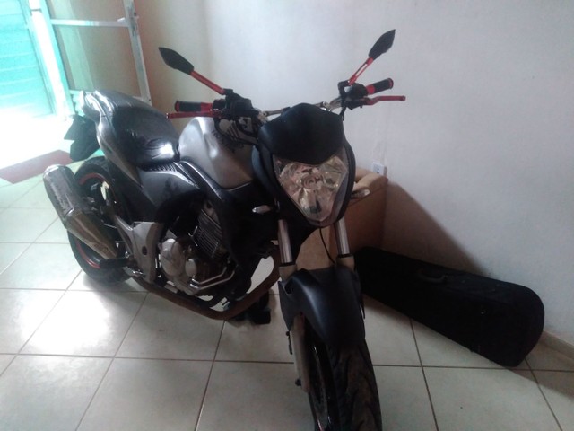 CB 300
