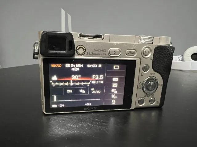 kamera mirrorless a6000
