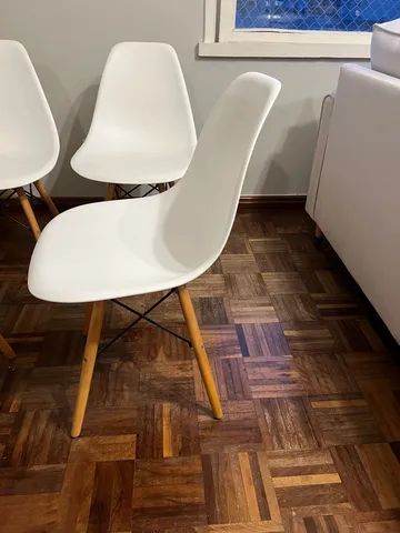 Mesa Alentejo Tok&Stok + 4 Cadeiras Charles Eames Branco - Usados e Bem Conservados - Foto 4