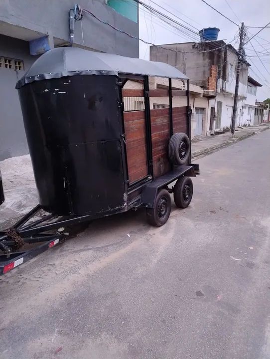 Reboque para dois cavalos