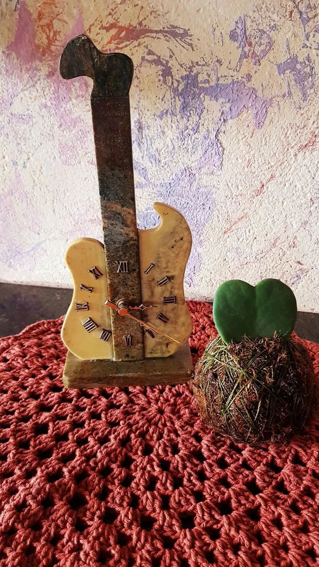 Relogio de mesa pedra sabão 