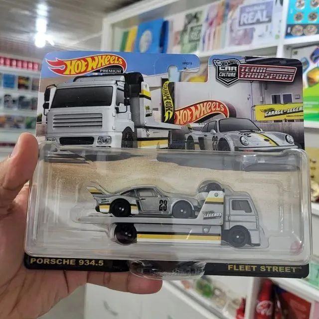 Hot Wheels Team Transporte Porsche Legends 2023