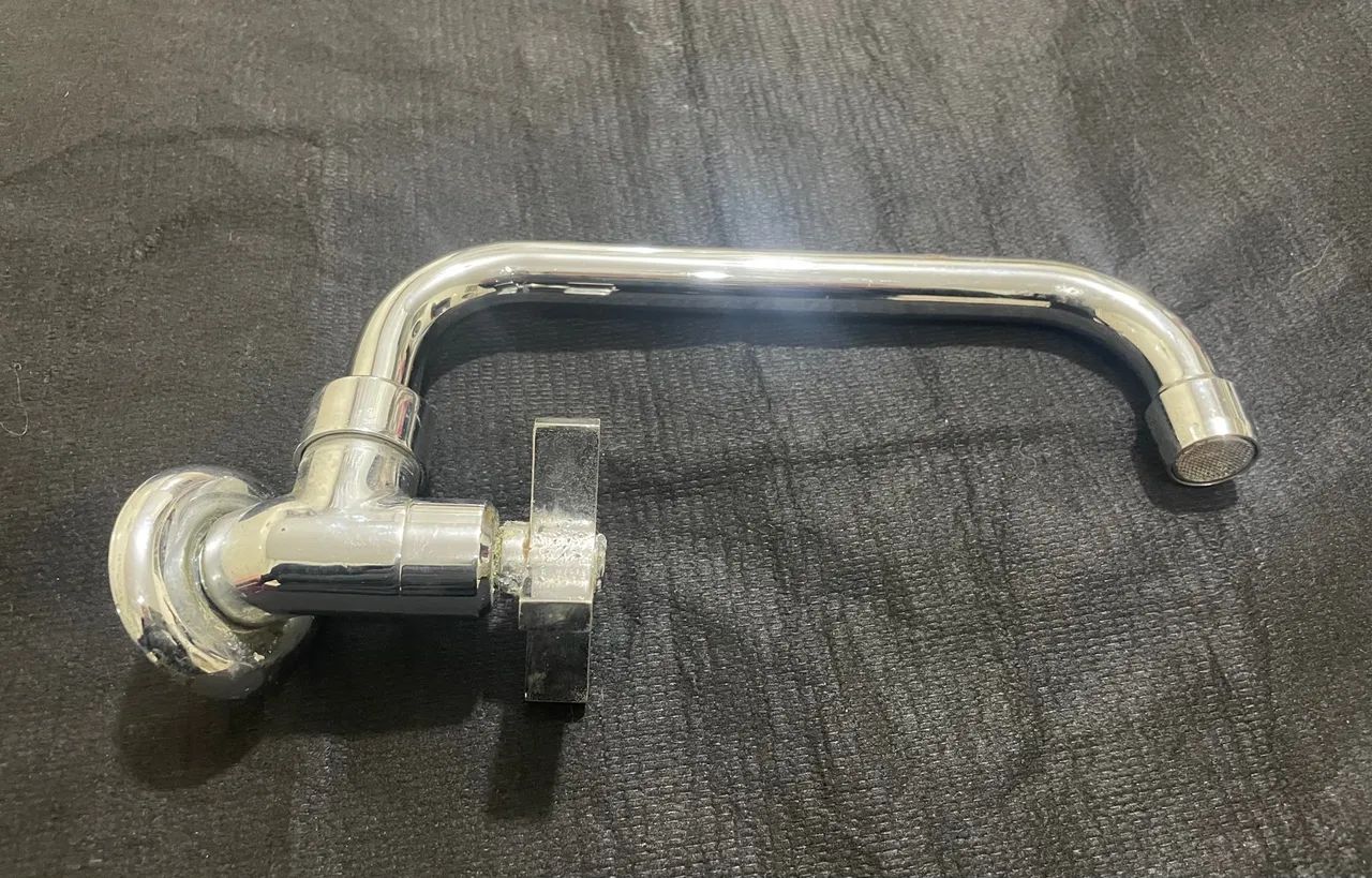 Torneira giratória  Baixa para Pia  - Foto 4