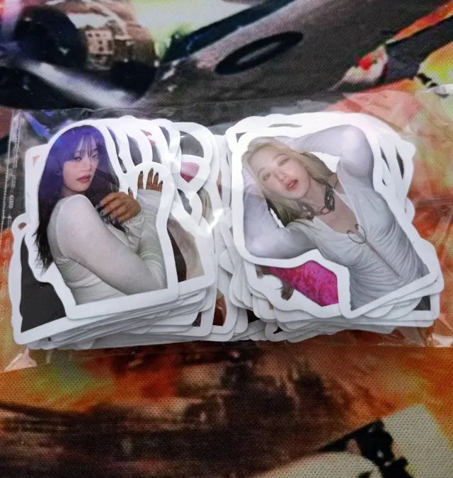Kit 100 Adesivos de (G)I-dle Gidle - Autocolantes Pcs Peças Unidades K-Pop Kpop - Foto 2
