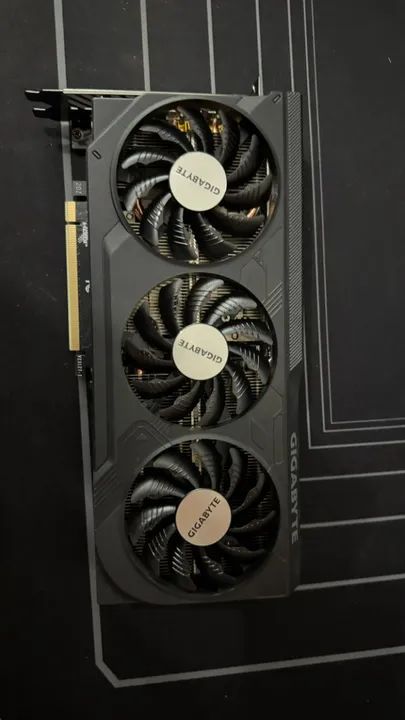 RTX 4070 Super 12GB - Semi nova, 32 meses de garantia