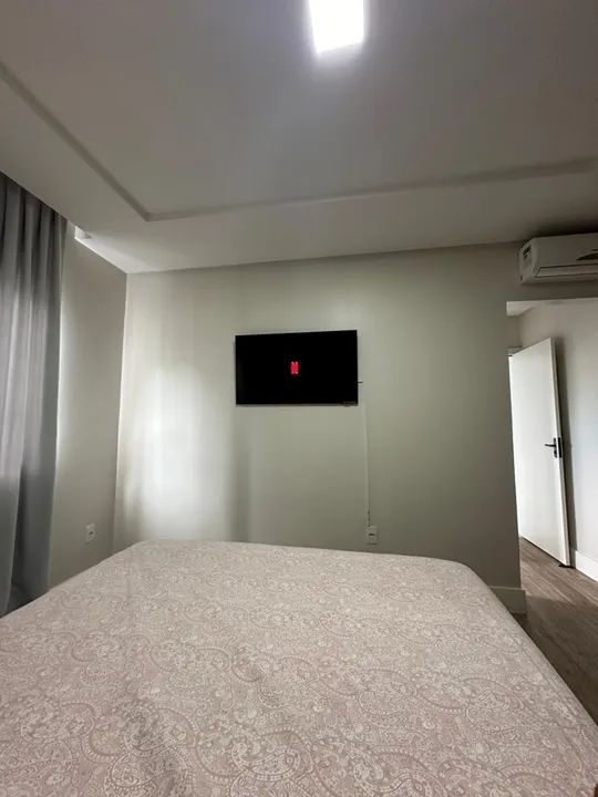 Linda casa com piscina , 04 suítes , 06 vagas garagens . - Foto 12