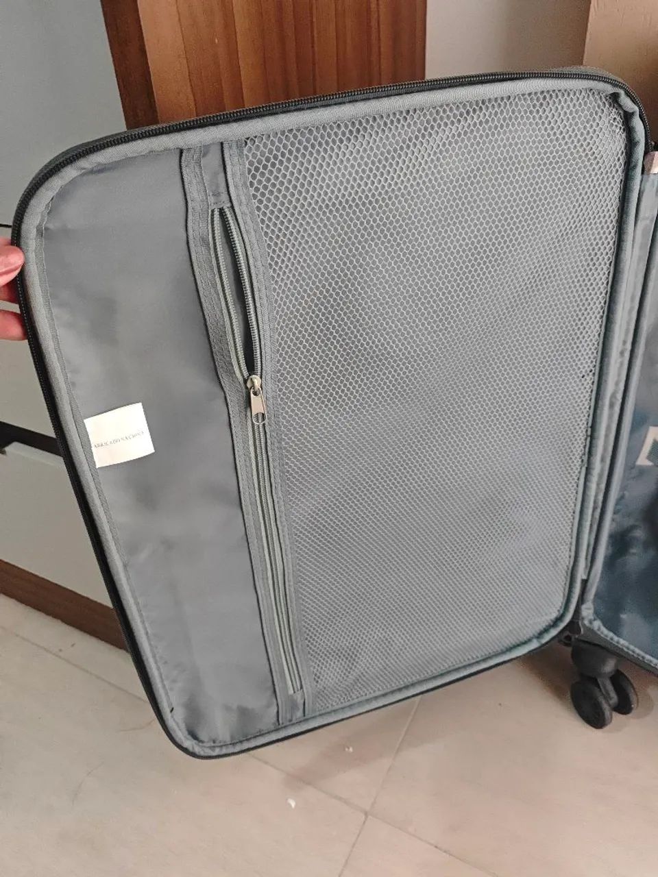 Mala de Viagem com Design Moderno e Resistente Tam M - Foto 4