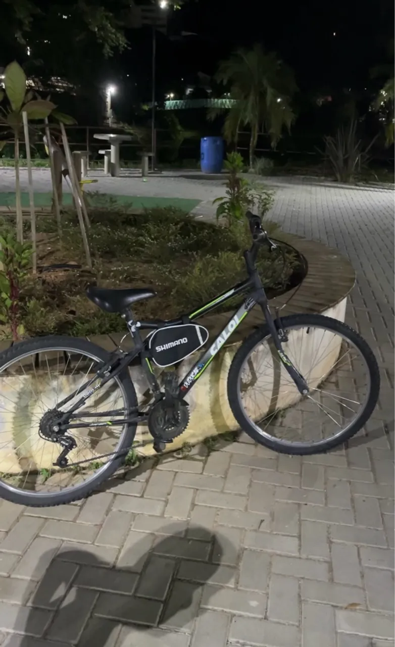 Bicicleta Caloi Twister Aro 26, Freio V-Brake, Headtube Oversize, 21 Marchas Preta