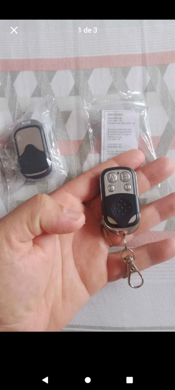 Vendo 2 controles de portão eletrônico novos