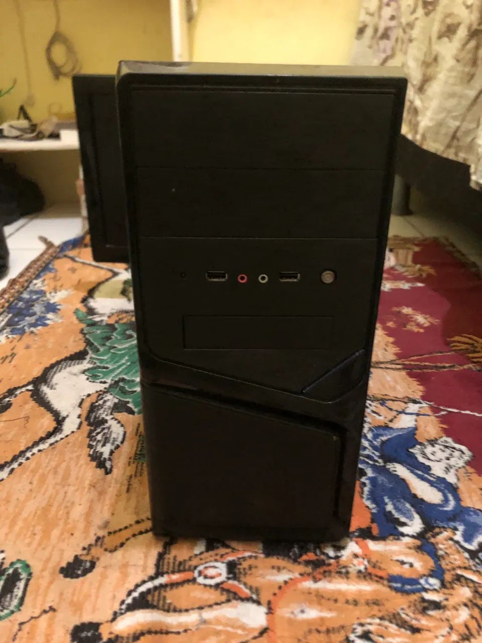 Pc mais monitor 400 reais está ligando tudo só não dá imagem  - Foto 4