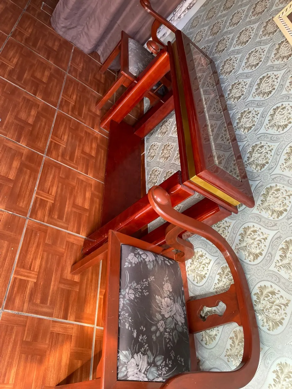 Aparador com cadeira