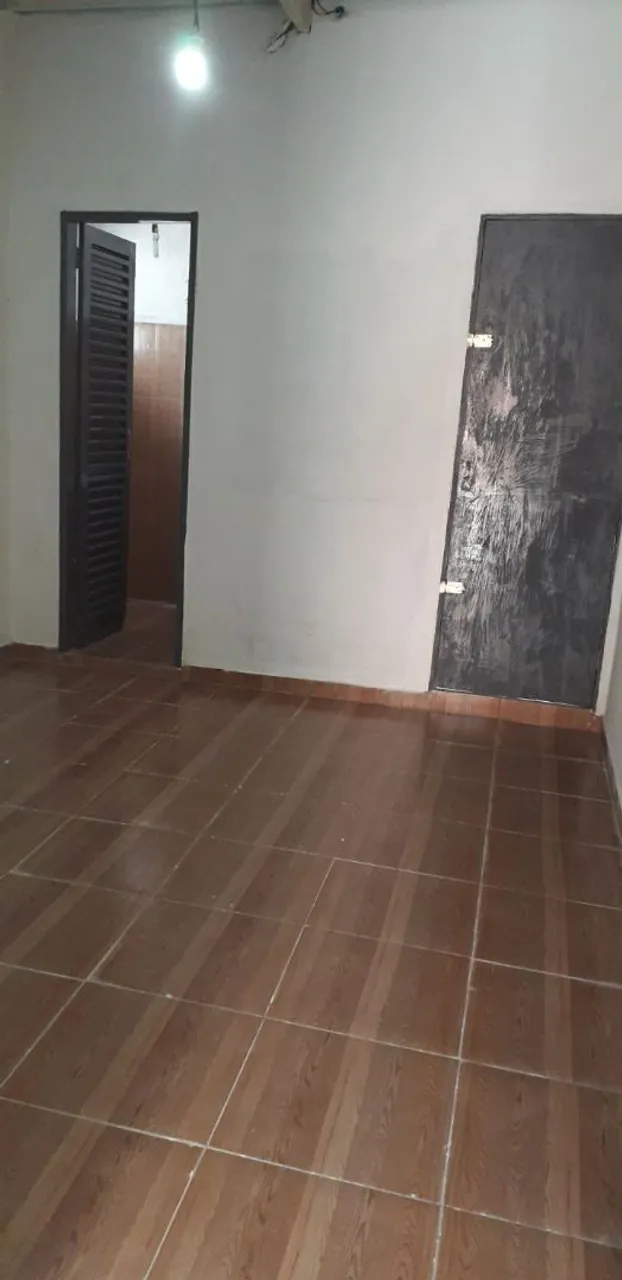 Alugo kitnet apenas MULHER