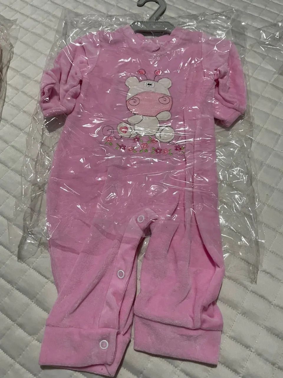 Macacão de Bebê Feminino Tamanho M - Foto 4