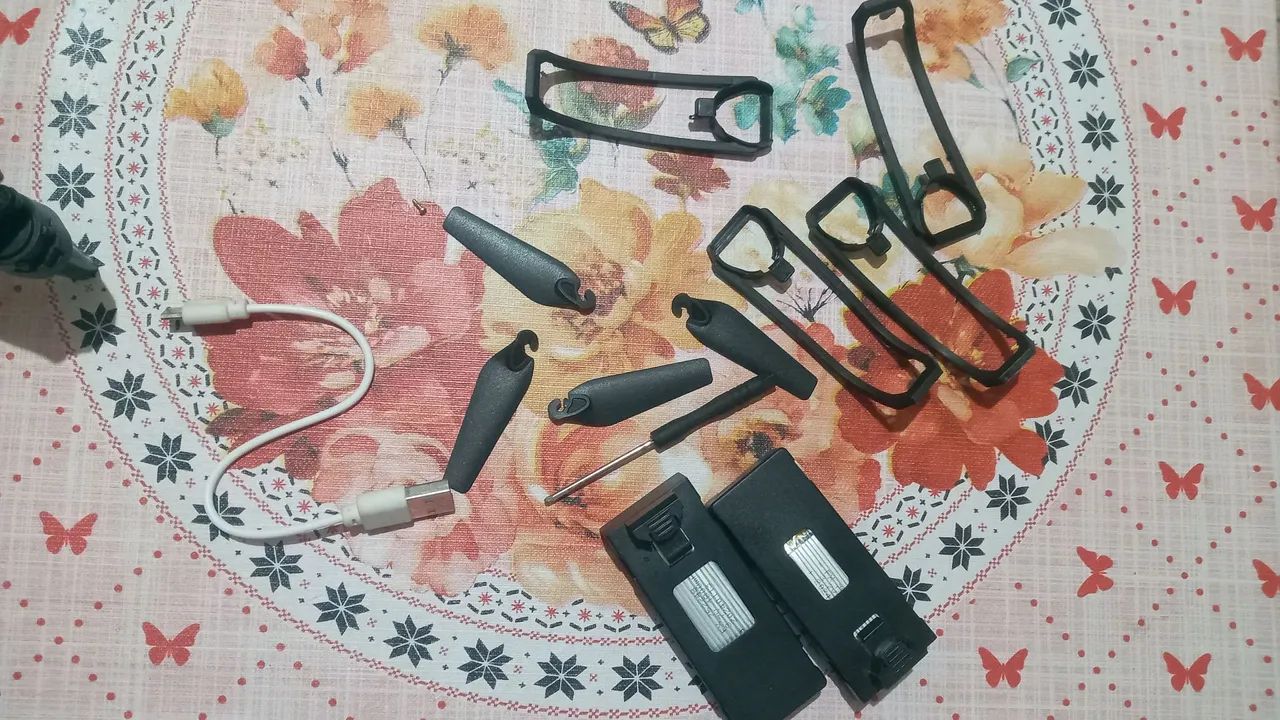 Drone E88 pro64303755877635124