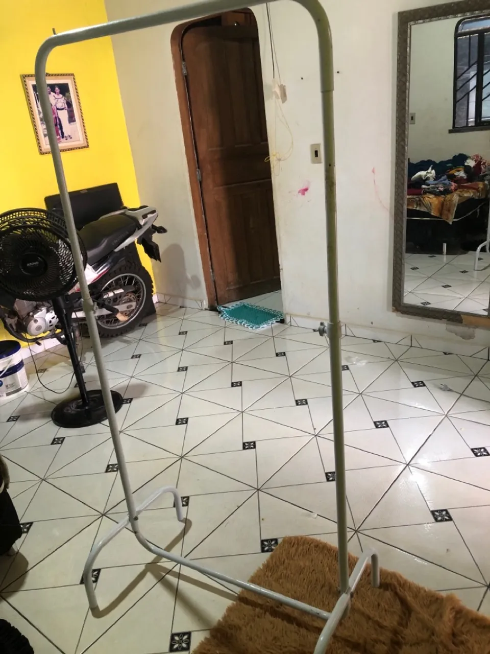 Arara de Roupa em Metal