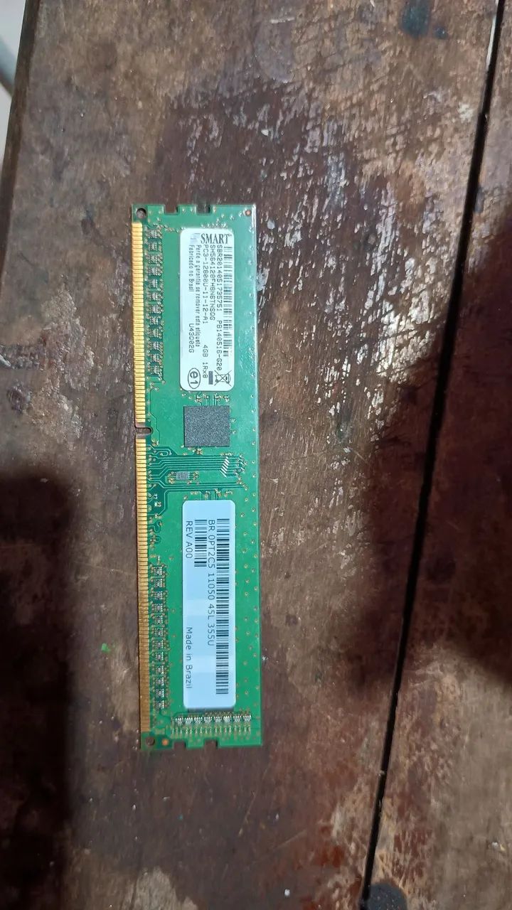Pente de memória ddr3 4gb para desktop retirada no local 