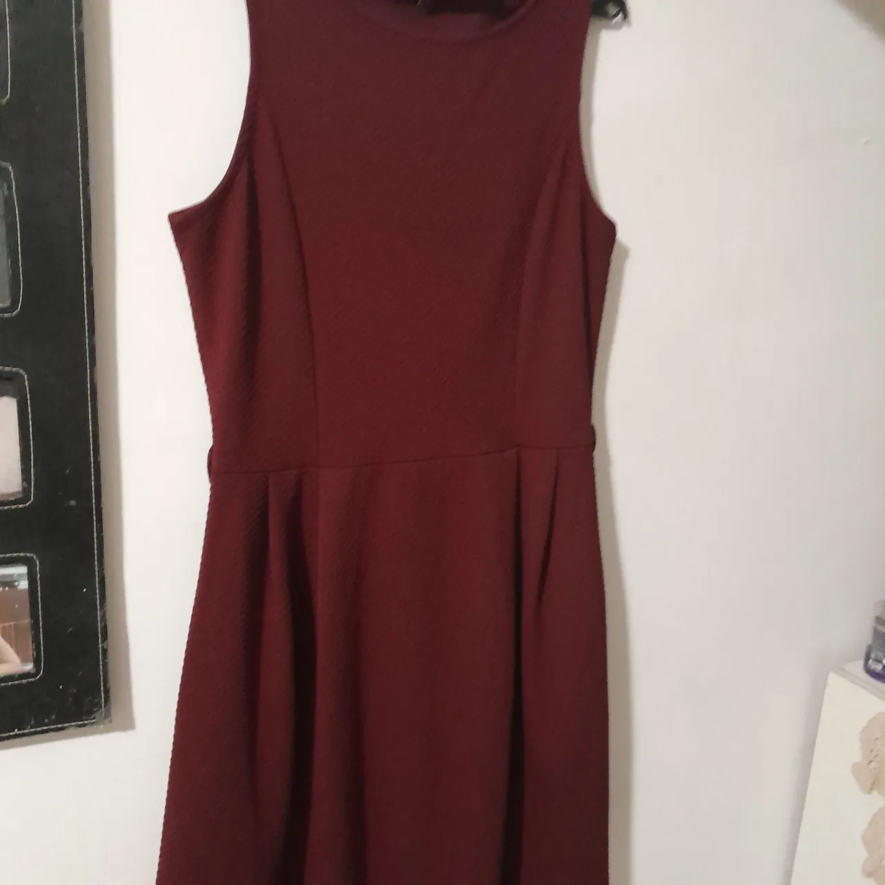 Lindo Vestido Bordô Sem Mangas