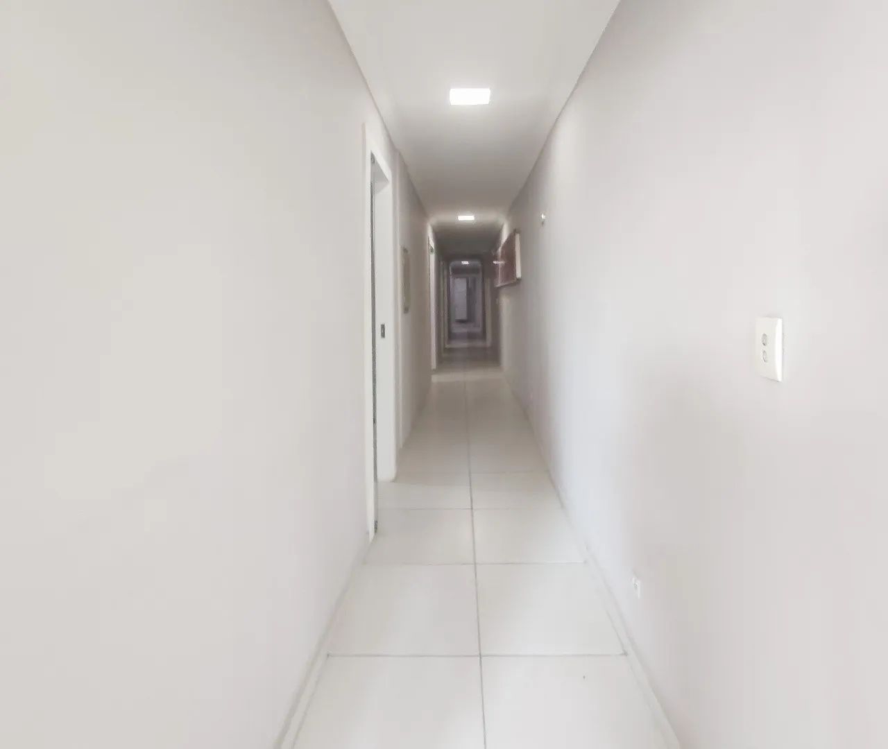 Conjunto de 06 salas no 2º andar em predio de bom padrão - Foto 5