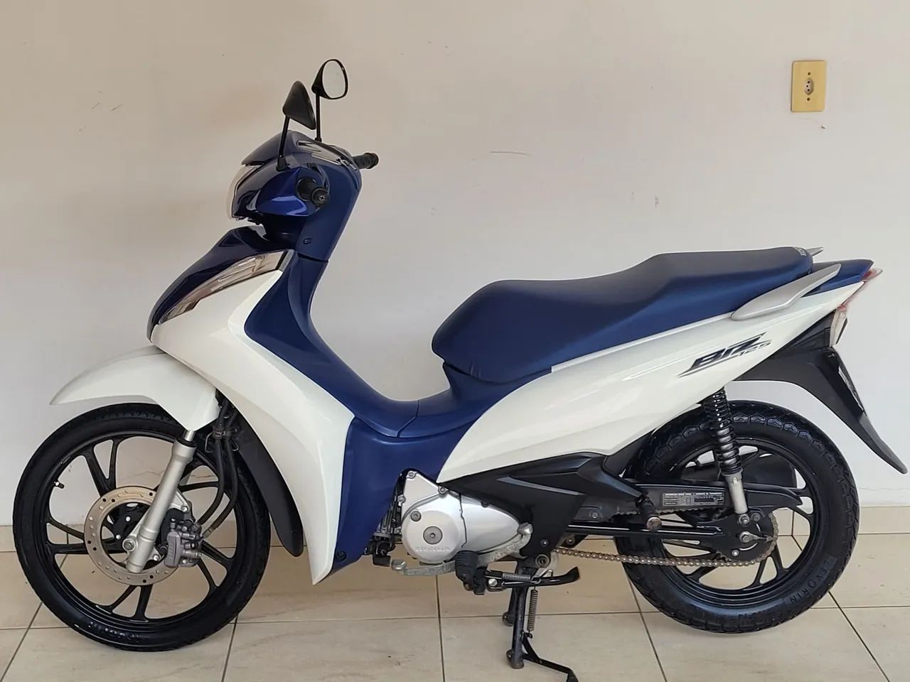 Biz EX 2022/2022 Em dias em meu nome, 20 mil km revisada, pneus novos