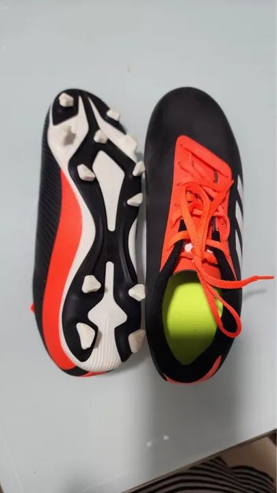 Chuteiras de Futebol Adidas - Tamanho 39 - Foto 4