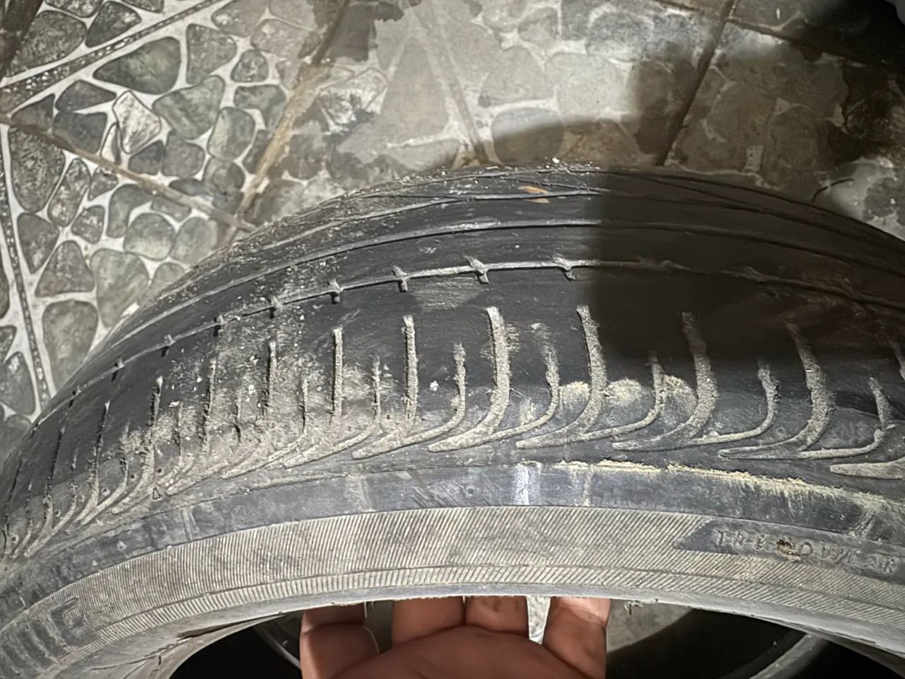 Pneu Bridgestone 185/60 aro 15