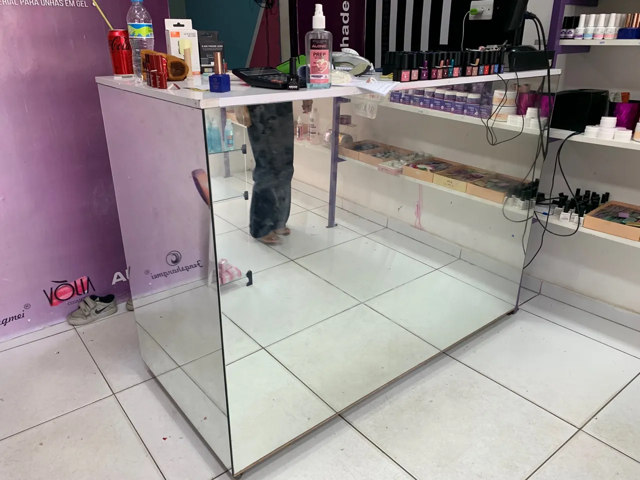 Balcão Espelhado para Manicure salao de beleza recepcao consultorio