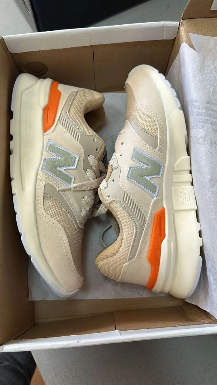 Tênis New Balance 997H - Bege e Laranja