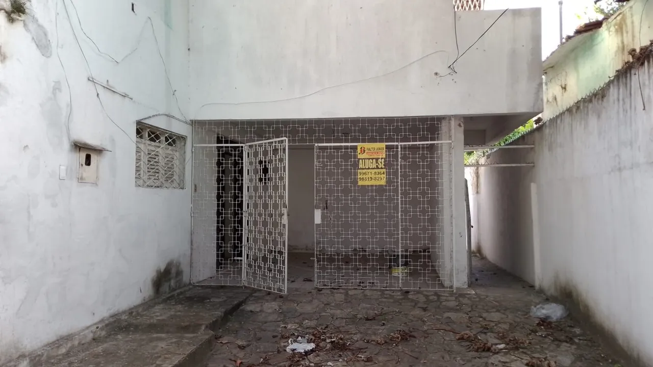 Casa Comercial na Camilo de Holanda