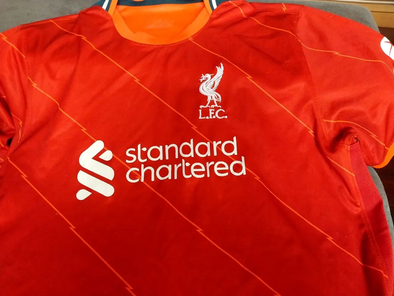 Camisa Liverpool - Standard Chartered - Foto 2