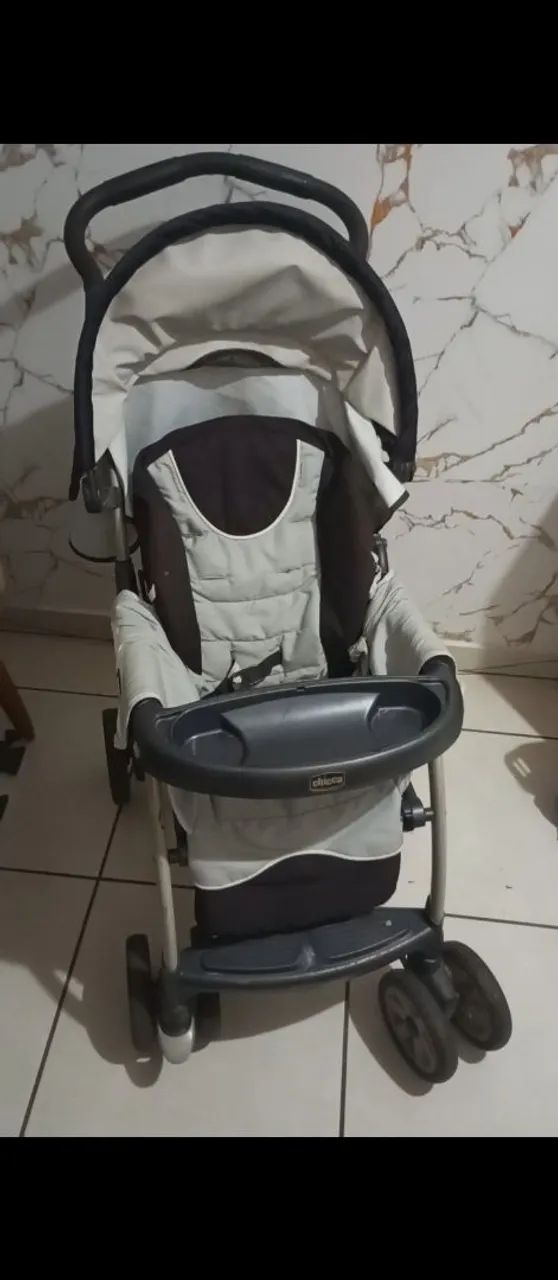 Carrinho de bebê Chicco cortina