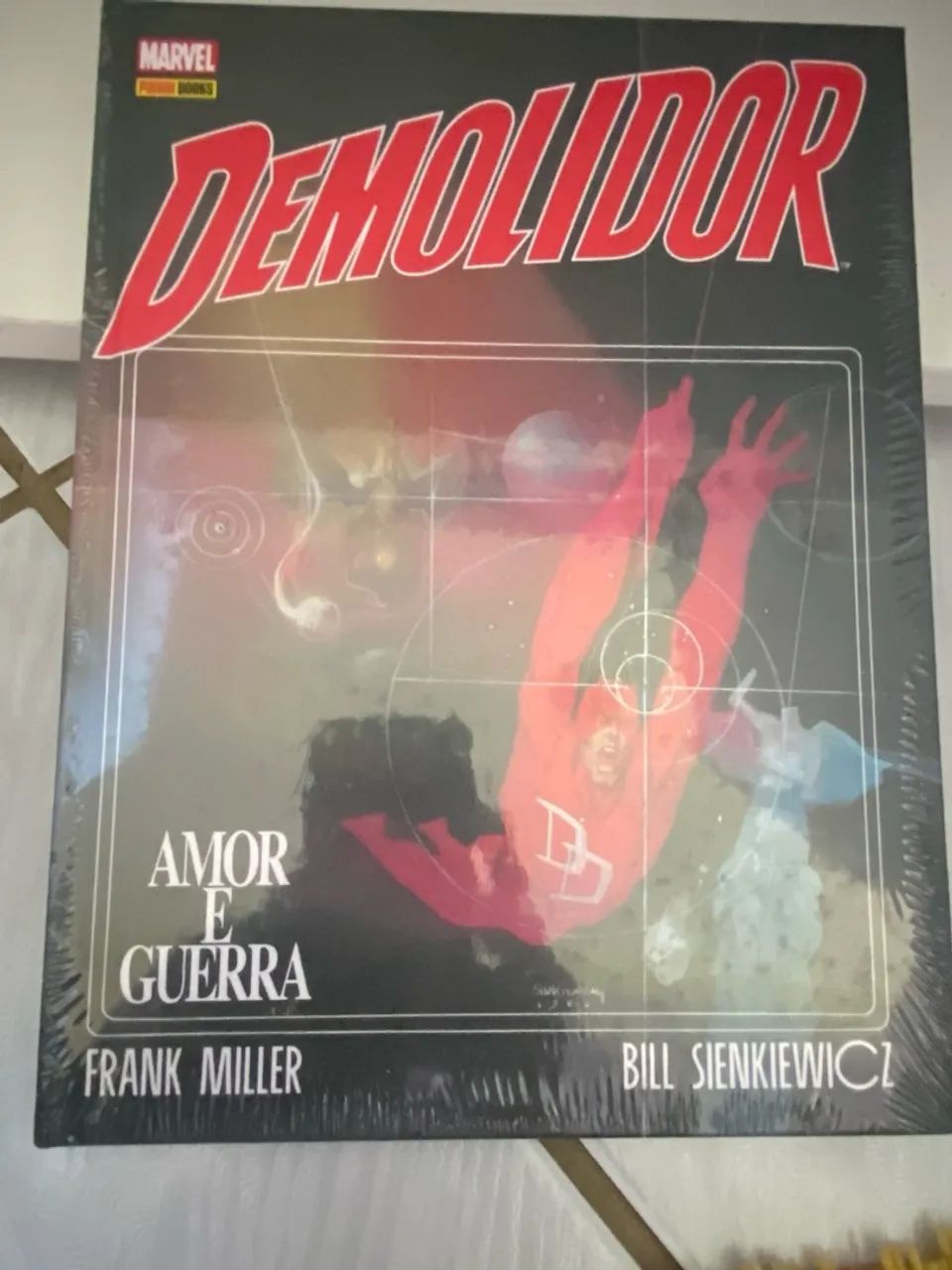 Demolidor: Amor e Guerra - HQ Marvel